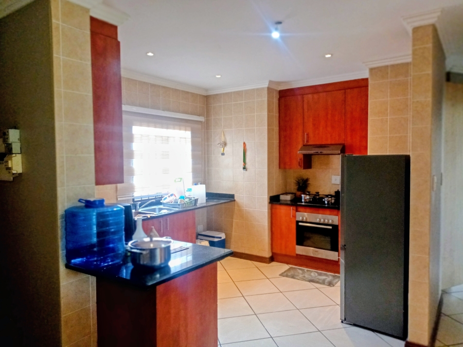 To Let 2 Bedroom Property for Rent in Melodie North West